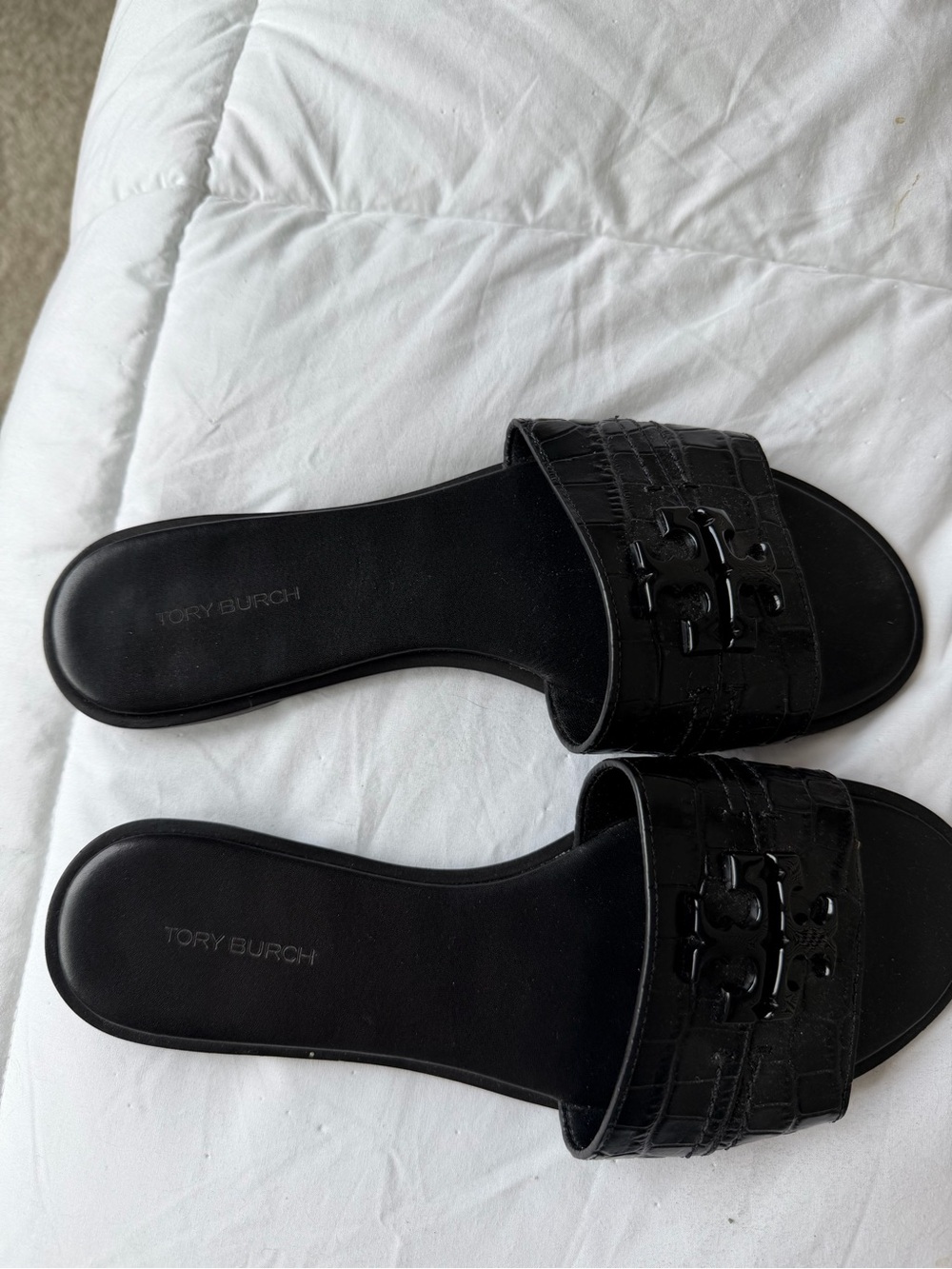 Tory Burch Black Croc-Embossed Slide Sandals with Logo Accent - Picture 2 of 4